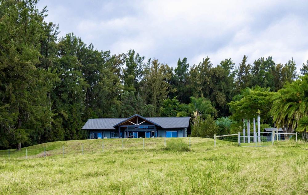 Currently Displayed Property Photo