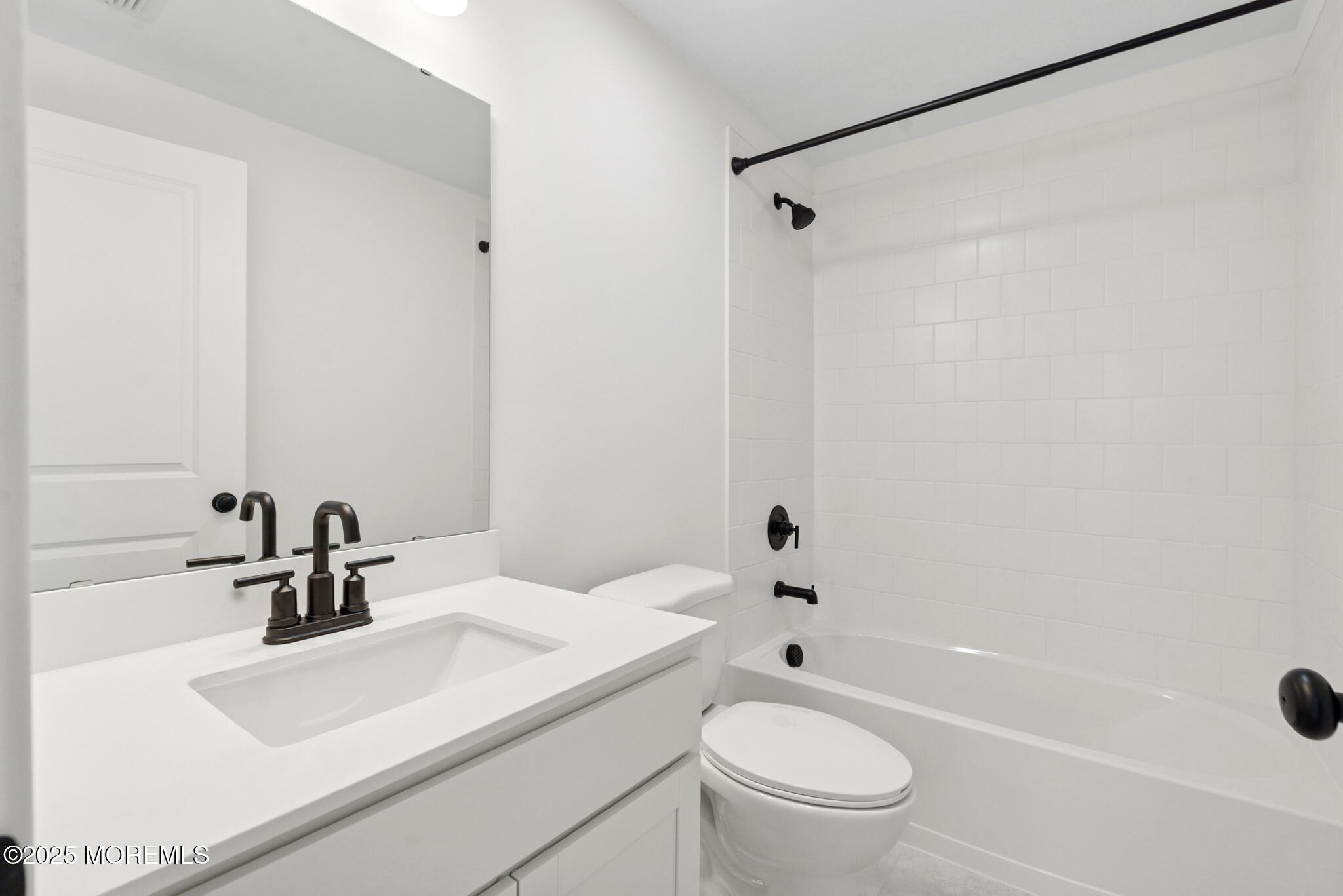 Currently Displayed Property Photo