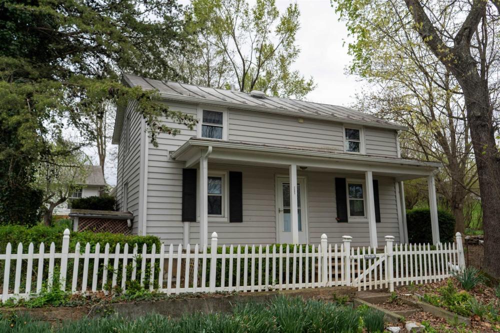 Currently Displayed Property Photo