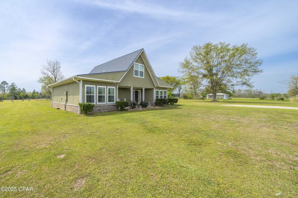 Currently Displayed Property Photo