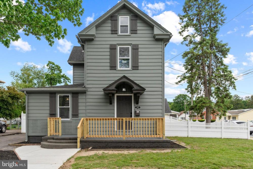 Currently Displayed Property Photo