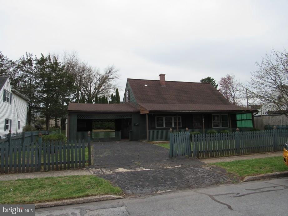 Currently Displayed Property Photo