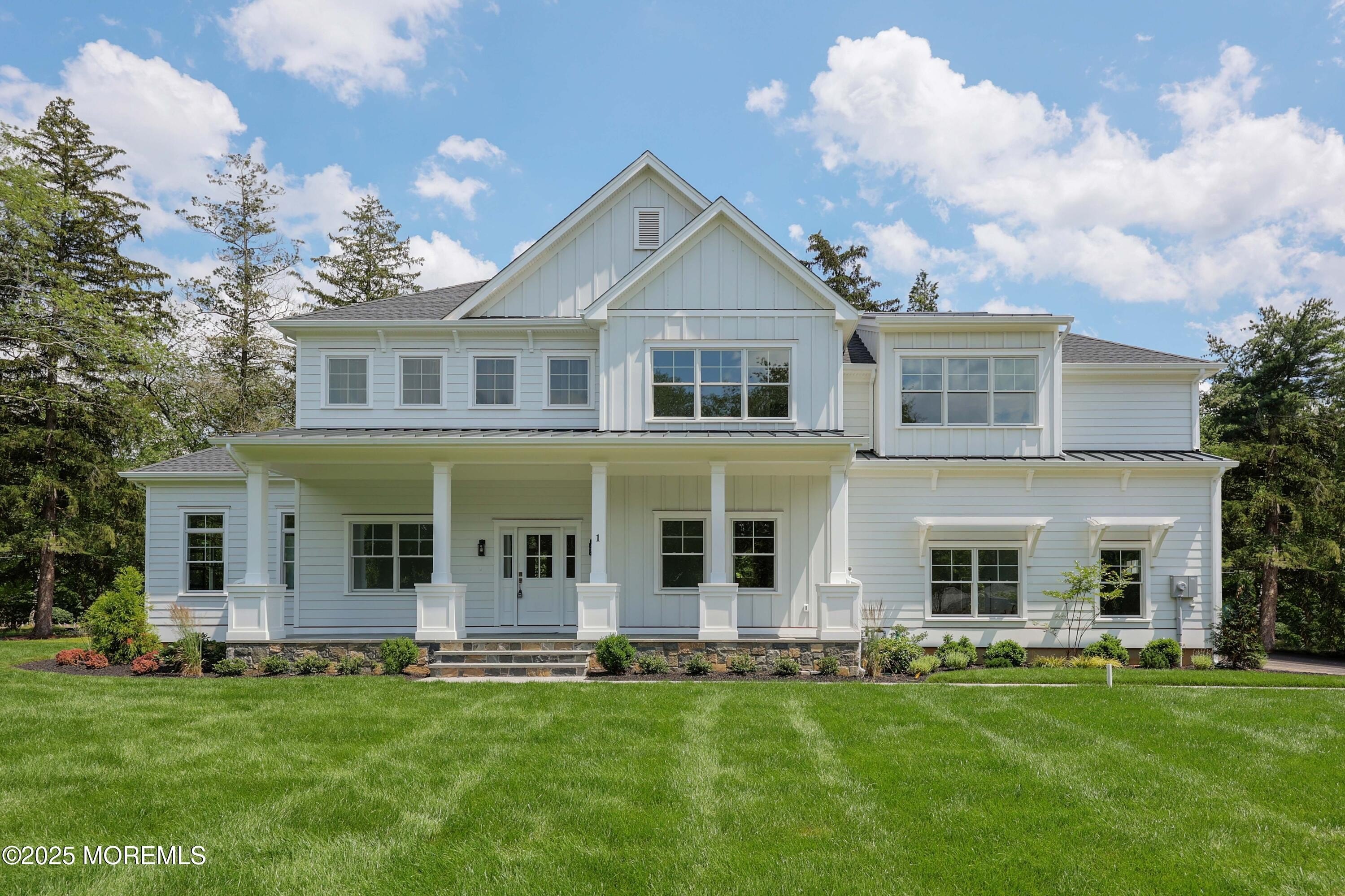 Currently Displayed Property Photo