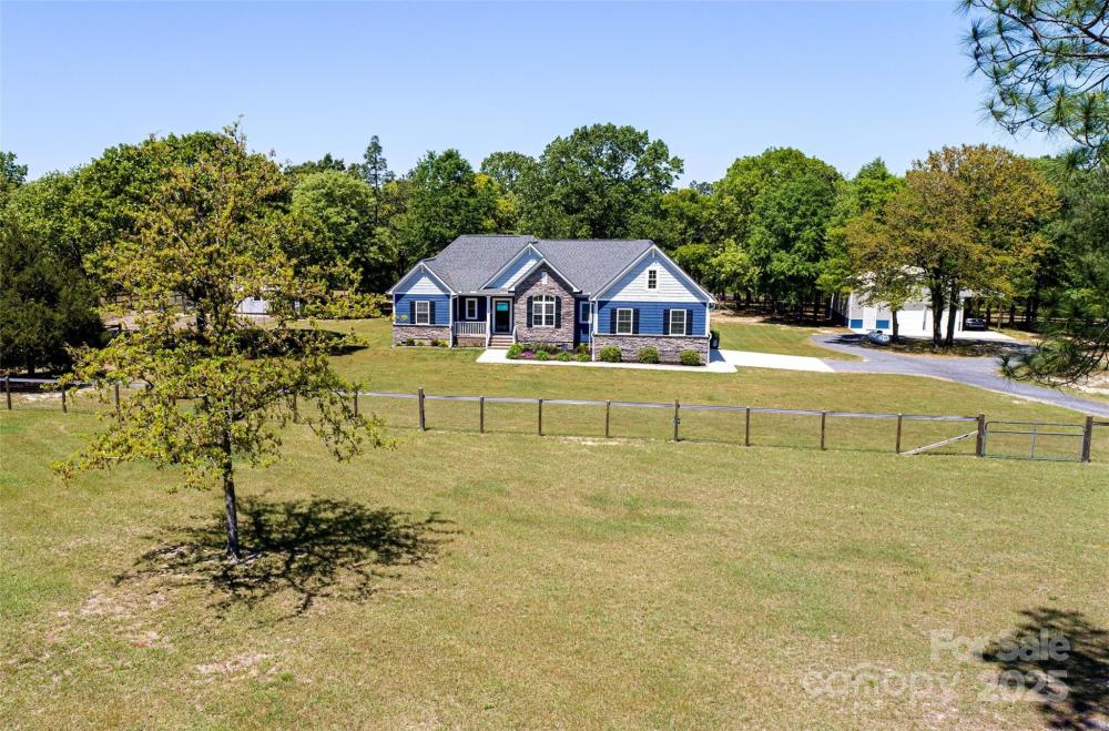 Currently Displayed Property Photo