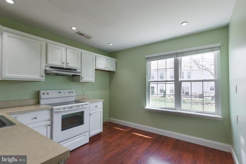 Currently Displayed Property Photo