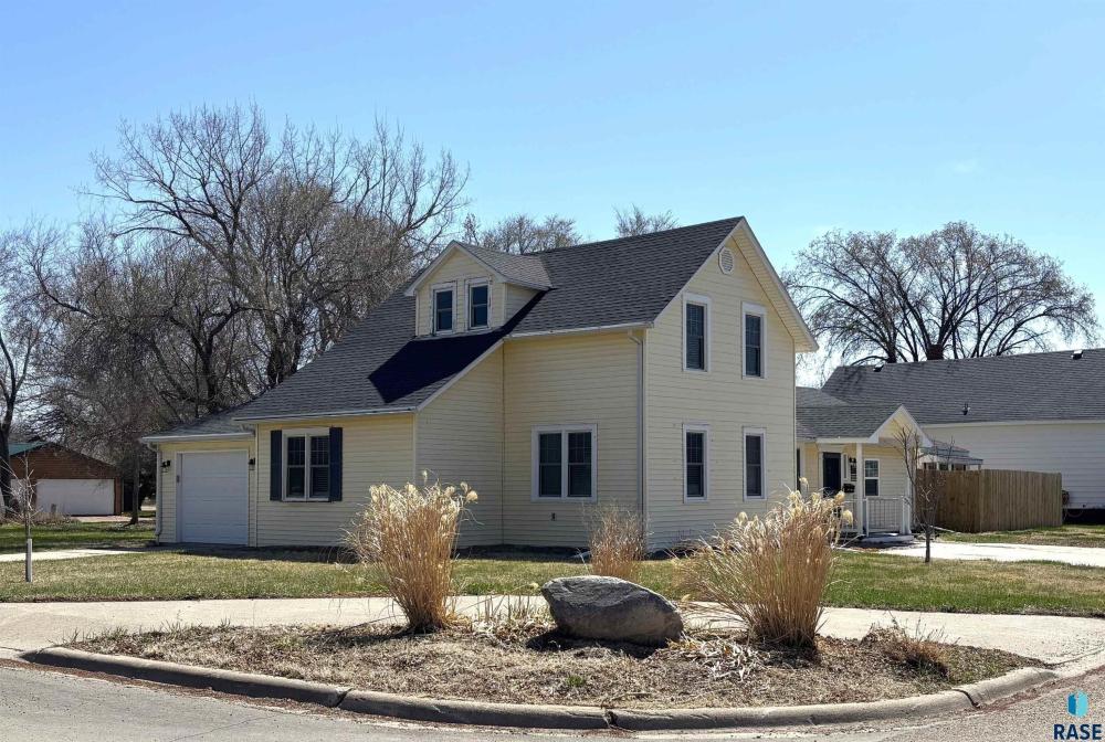 Currently Displayed Property Photo