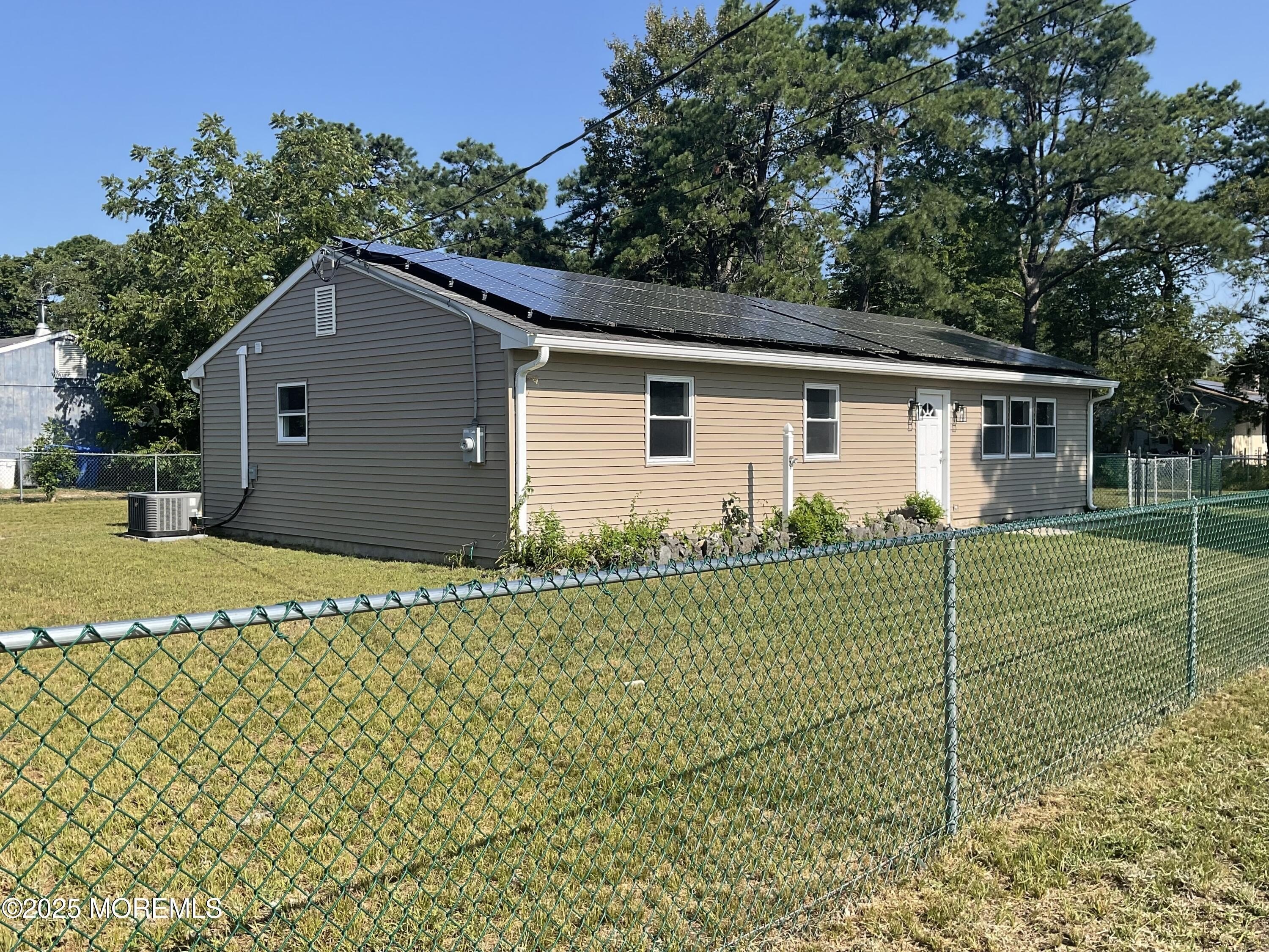 Currently Displayed Property Photo