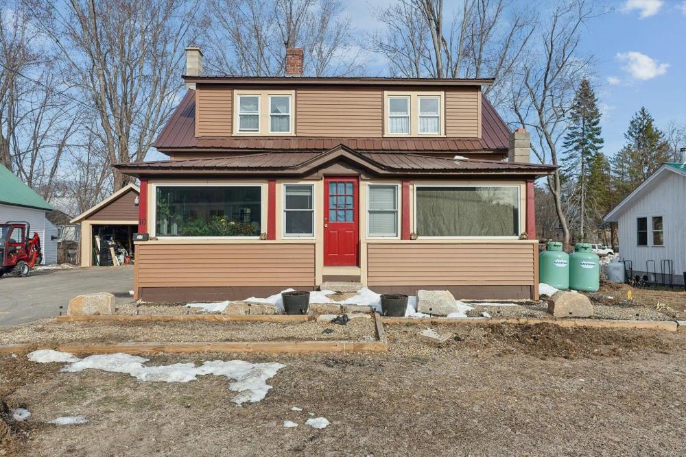 Currently Displayed Property Photo