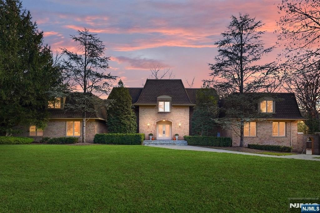 Currently Displayed Property Photo