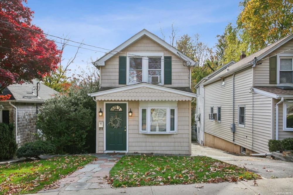 Currently Displayed Property Photo