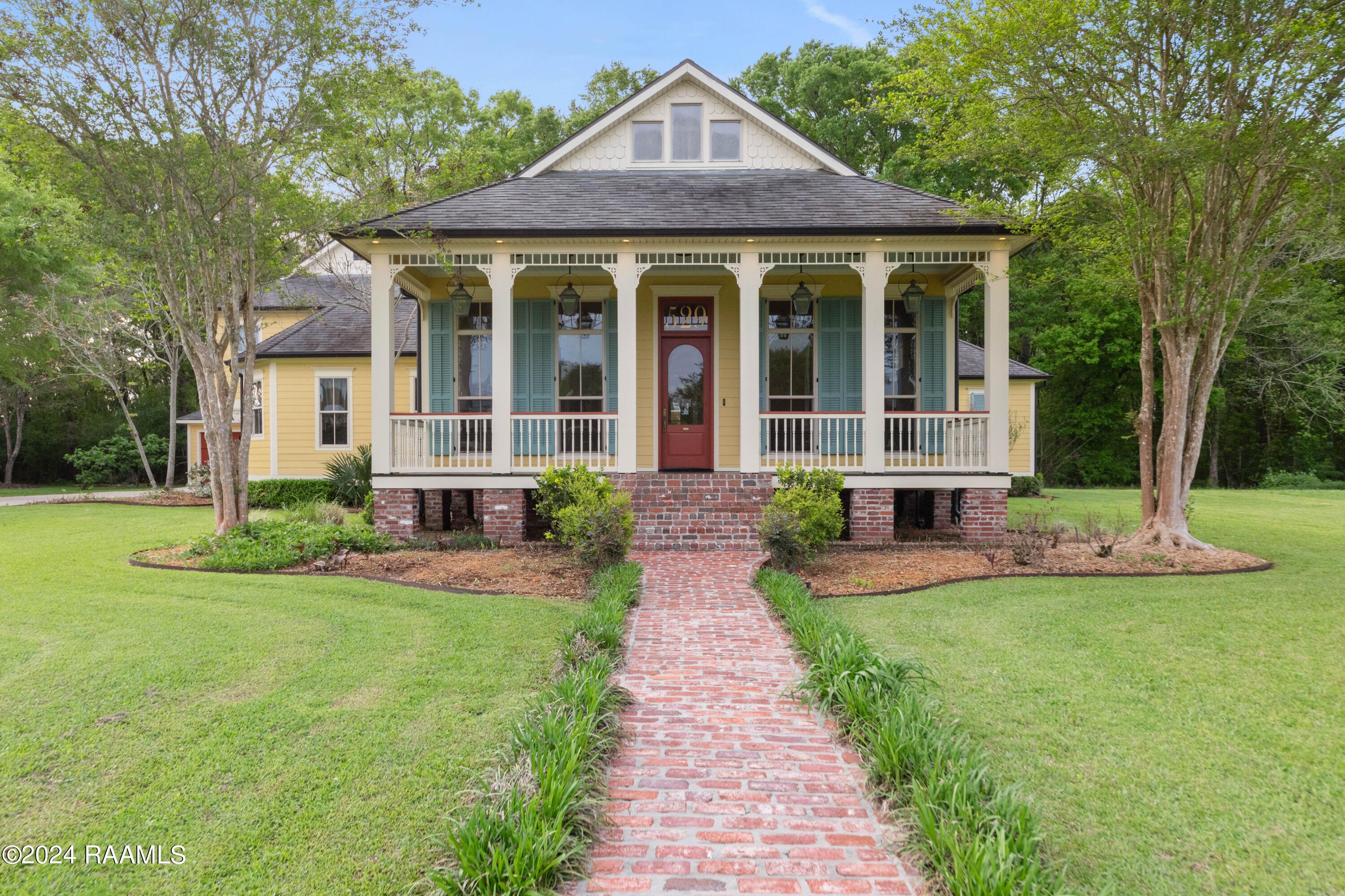 Currently Displayed Property Photo