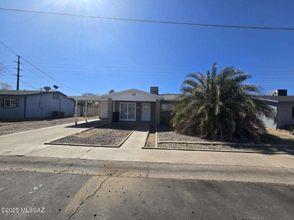 Currently Displayed Property Photo
