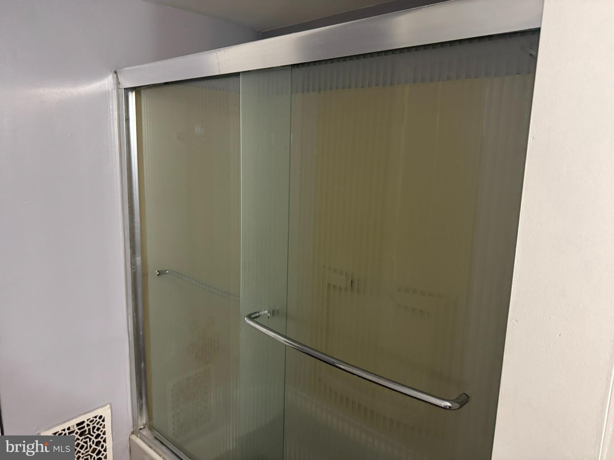 Currently Displayed Property Photo