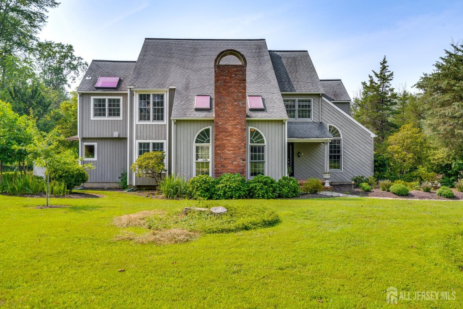 Currently Displayed Property Photo