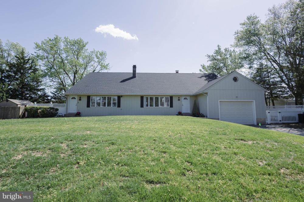 Currently Displayed Property Photo
