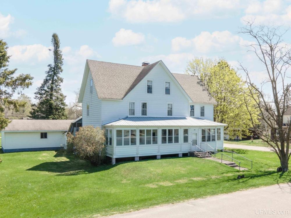 Currently Displayed Property Photo