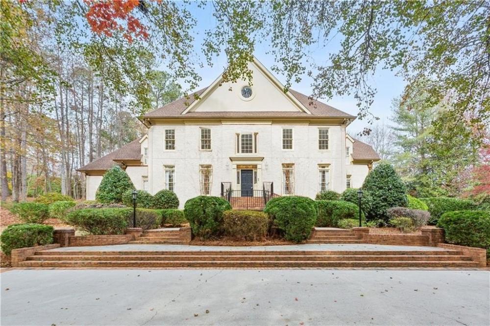 Currently Displayed Property Photo