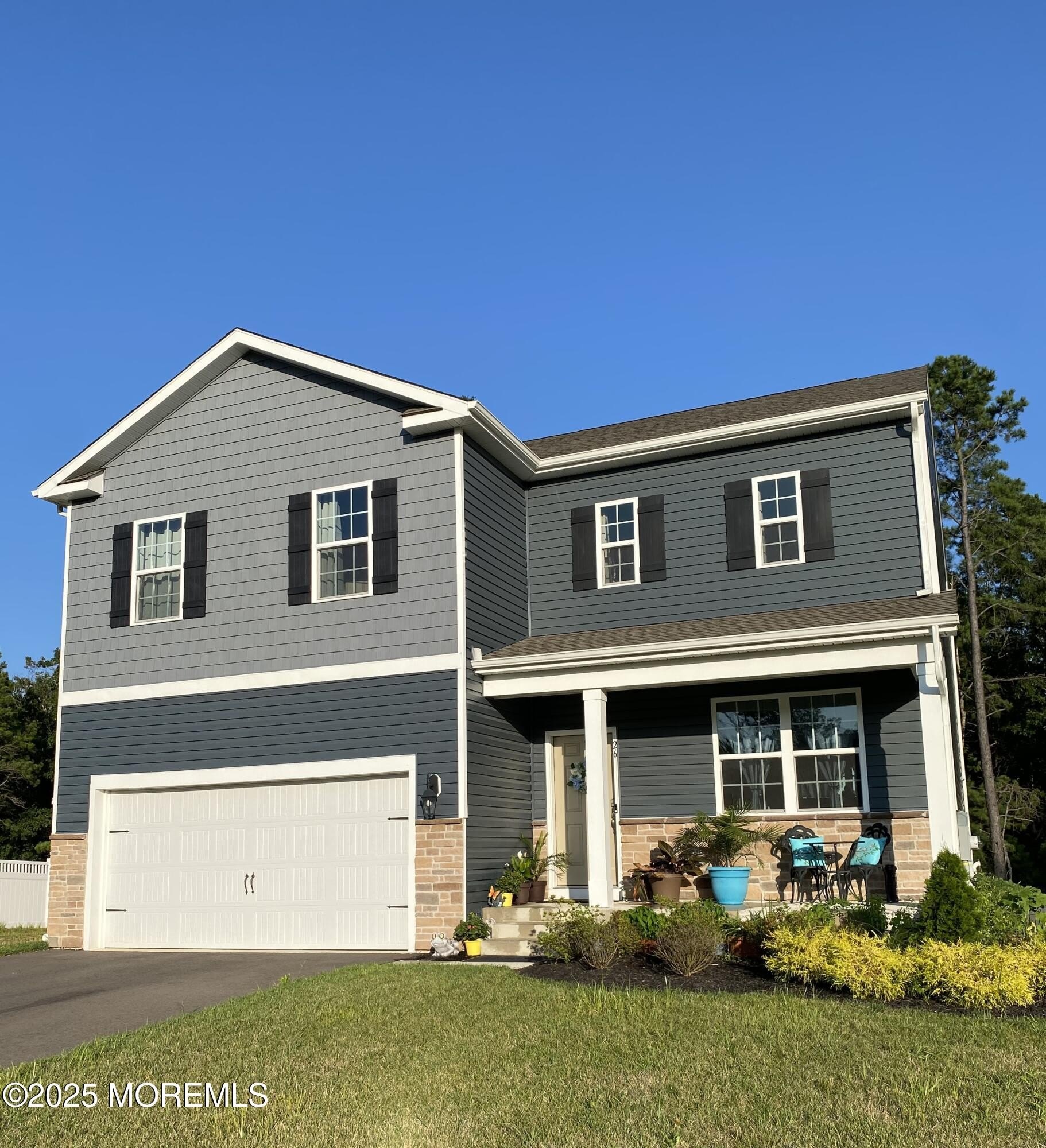 Currently Displayed Property Photo