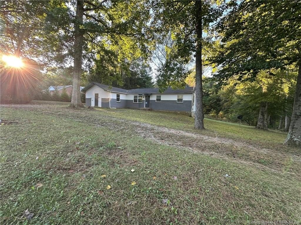Currently Displayed Property Photo