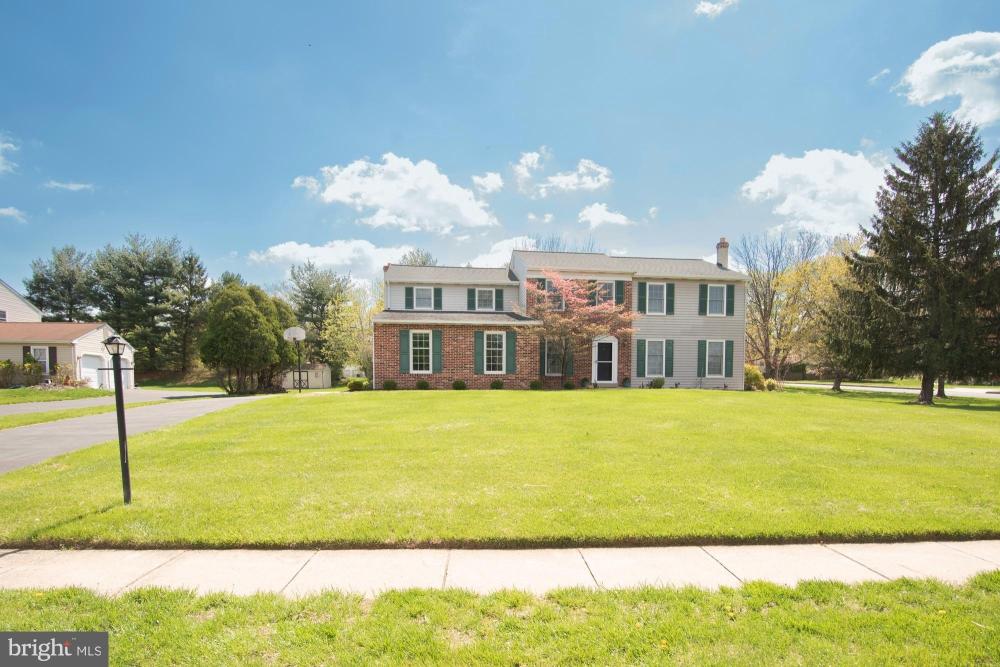 Currently Displayed Property Photo