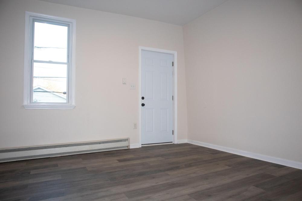 Currently Displayed Property Photo