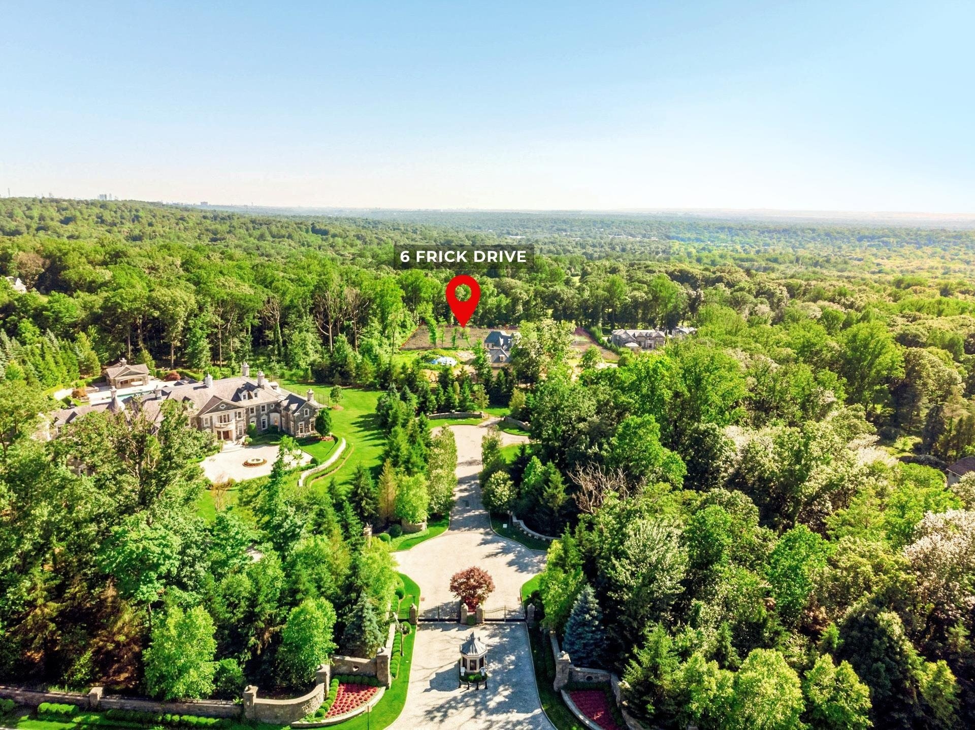 Currently Displayed Property Photo