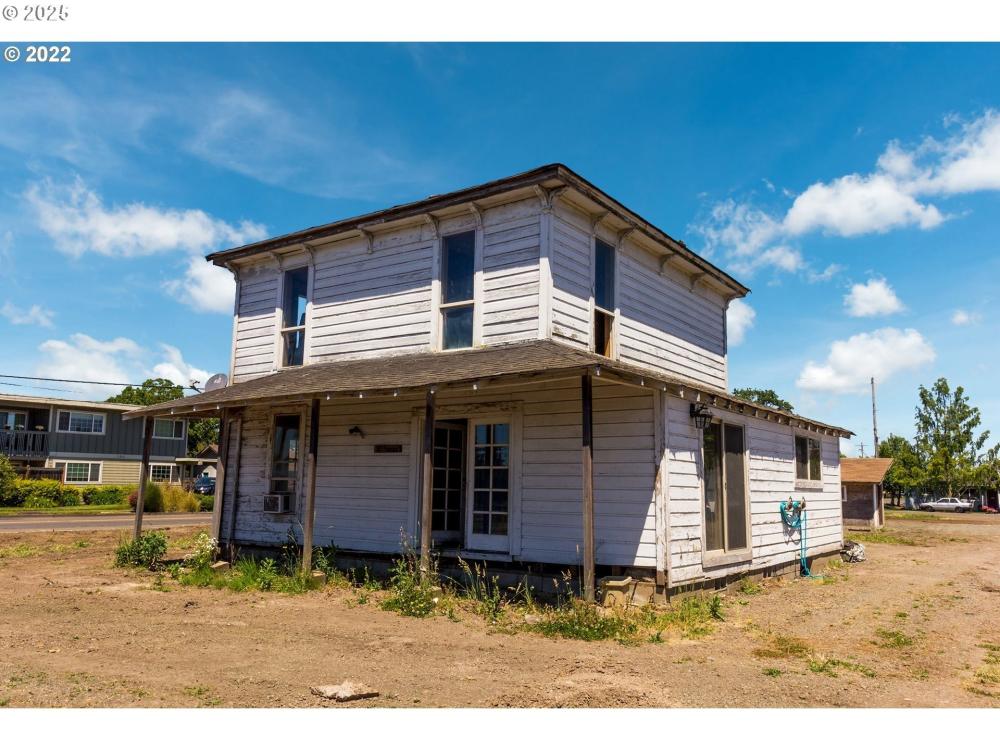 Currently Displayed Property Photo