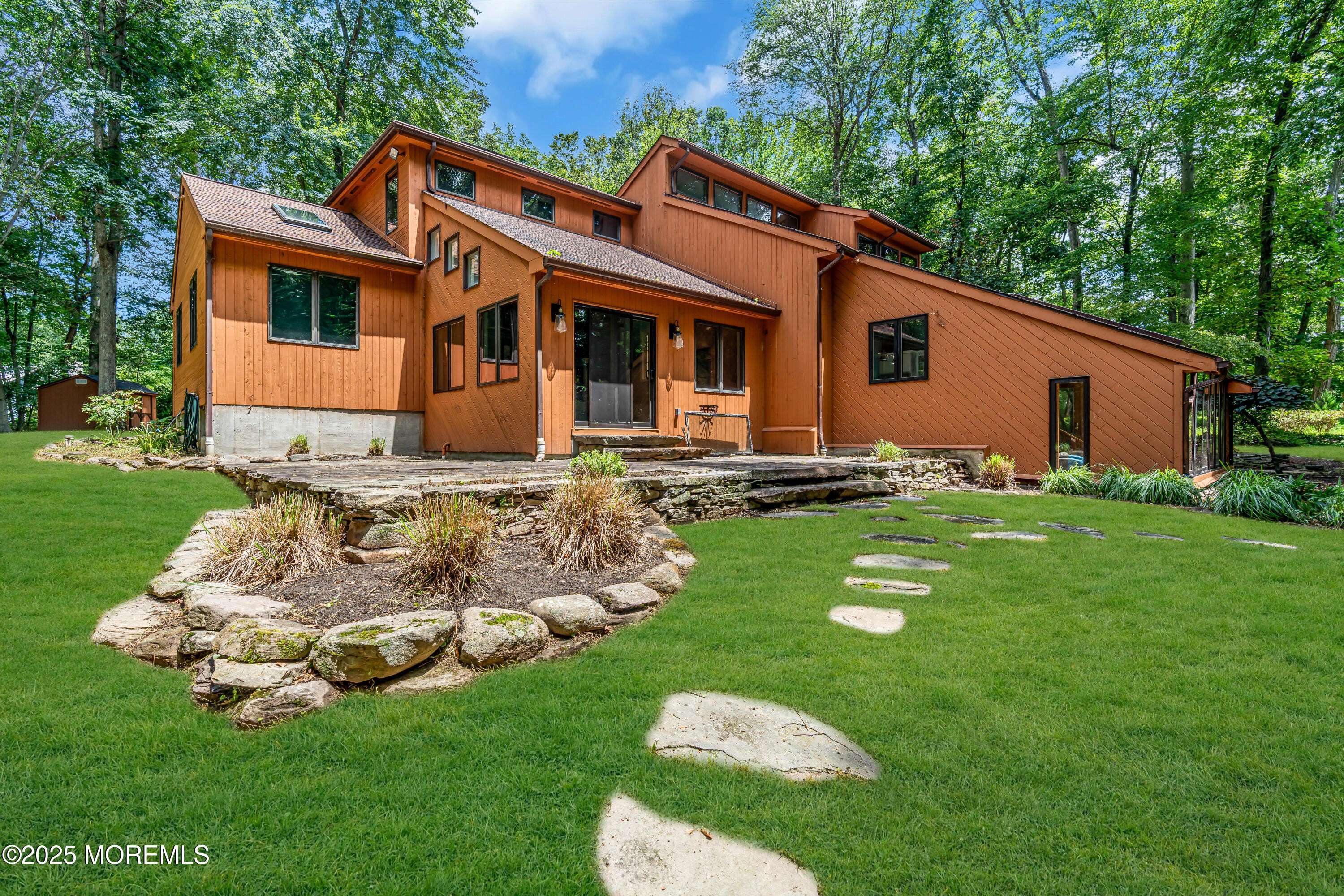 Currently Displayed Property Photo