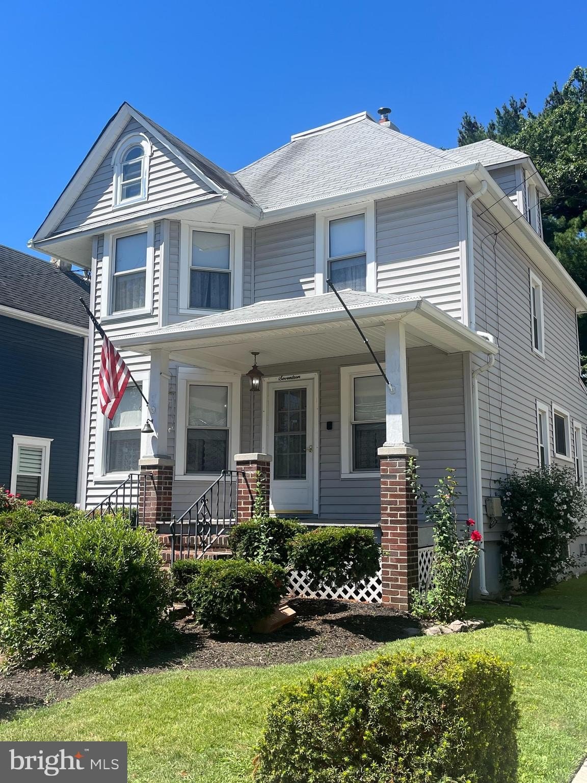 Currently Displayed Property Photo