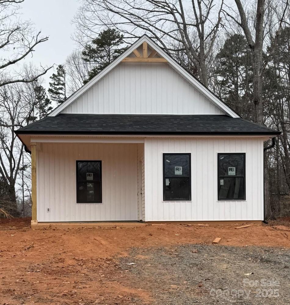 Currently Displayed Property Photo