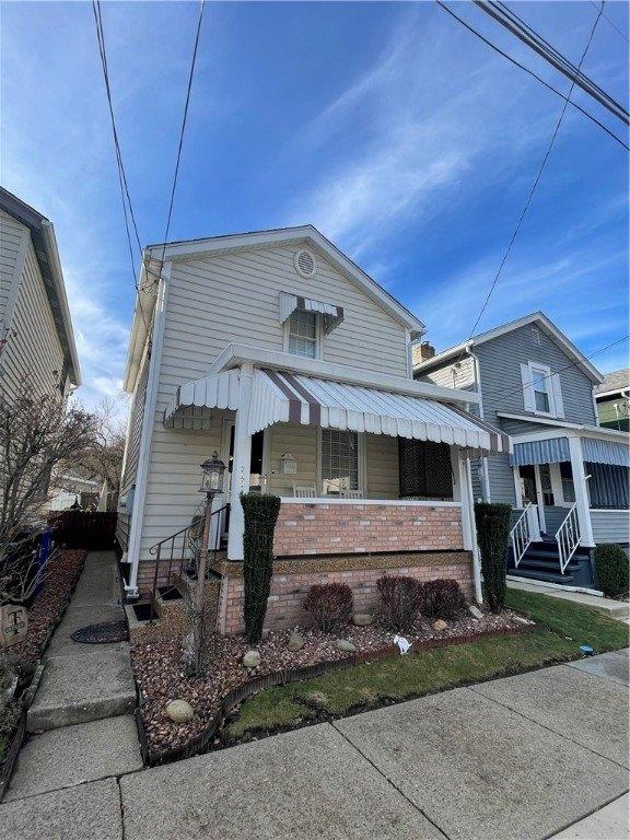 Currently Displayed Property Photo