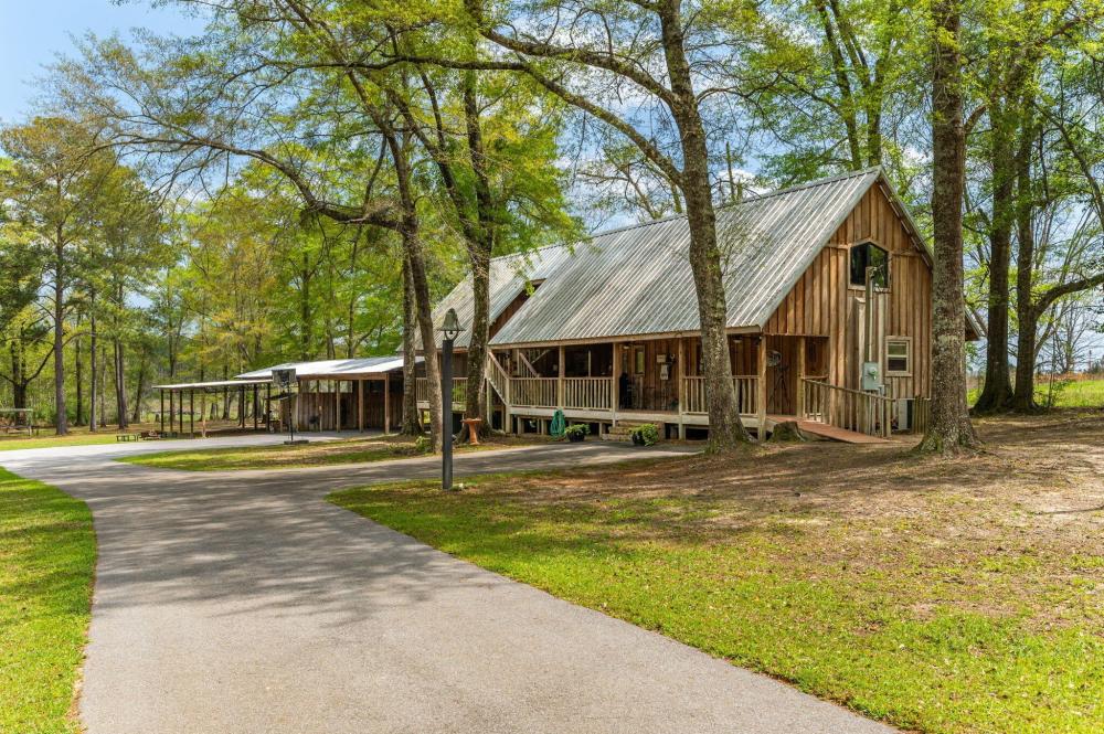 Currently Displayed Property Photo