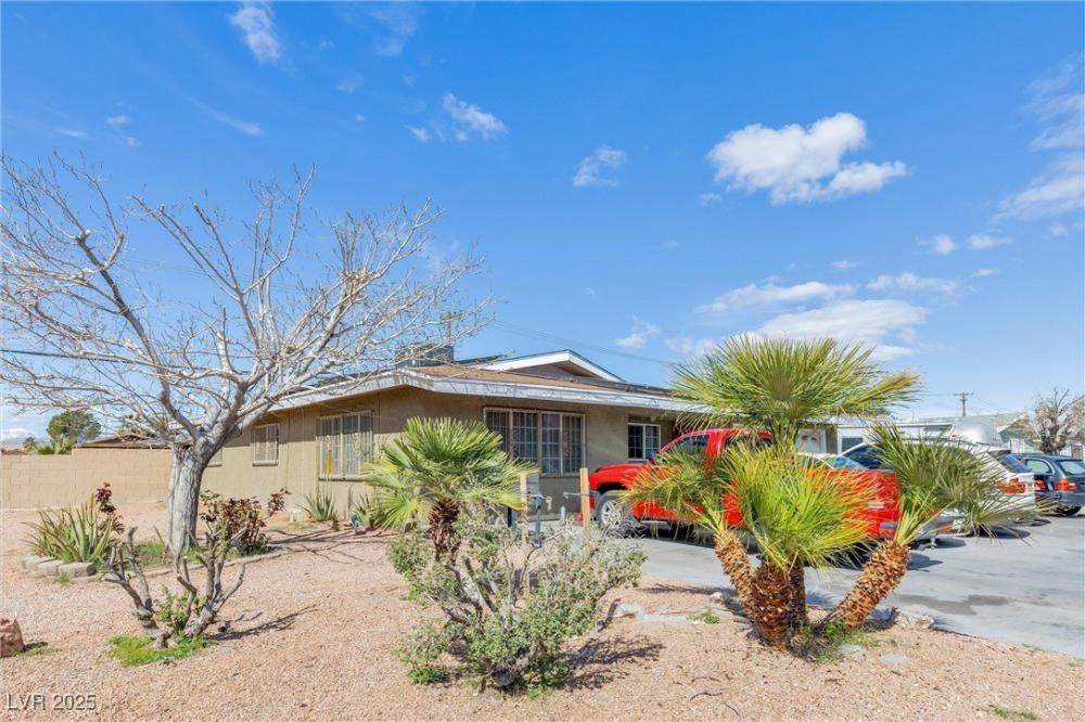 Currently Displayed Property Photo