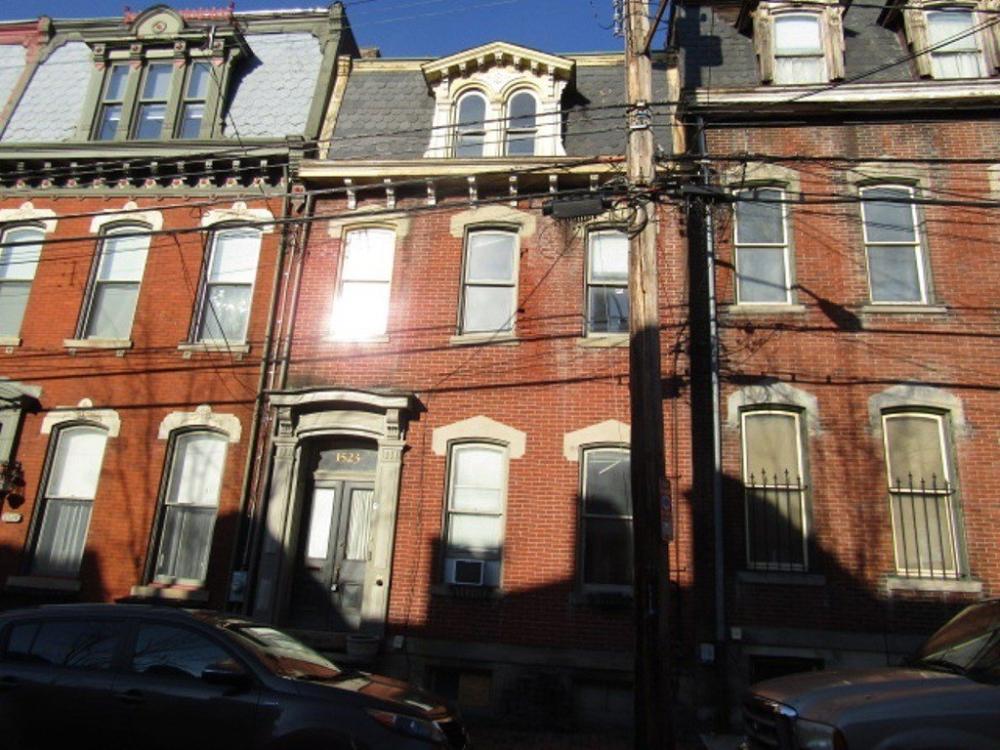 Currently Displayed Property Photo