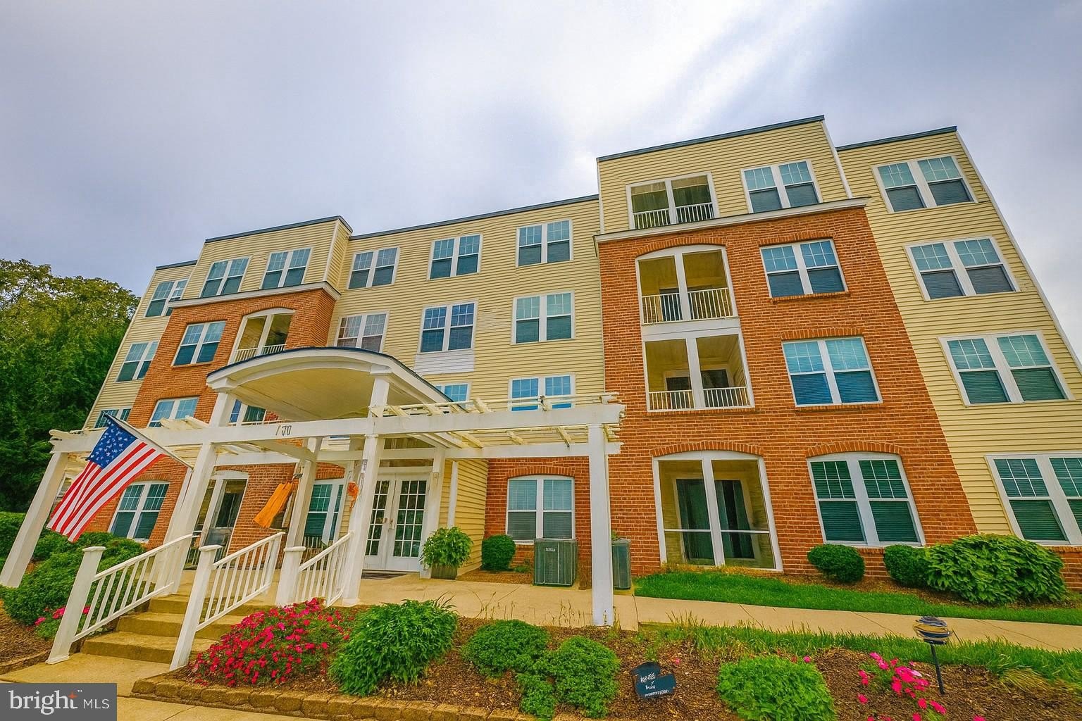 Currently Displayed Property Photo