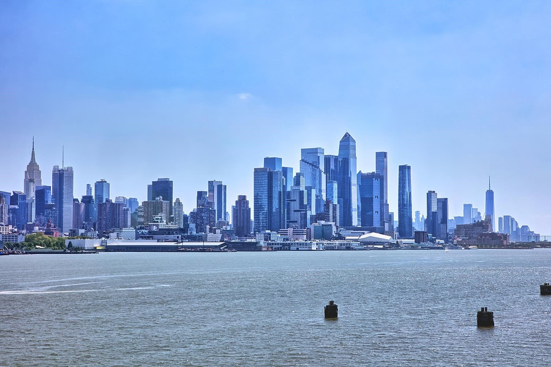 Currently Displayed Property Photo