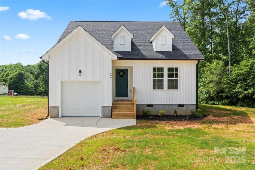 Currently Displayed Property Photo