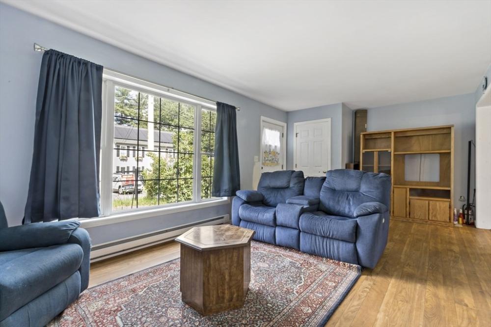 Currently Displayed Property Photo