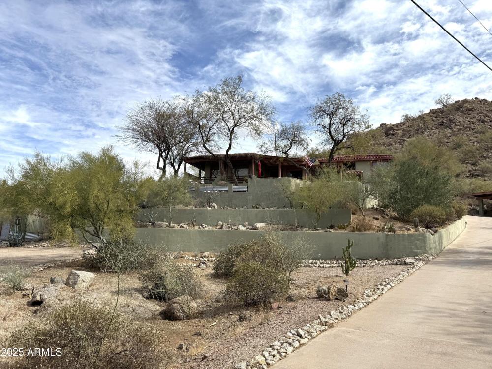 Currently Displayed Property Photo