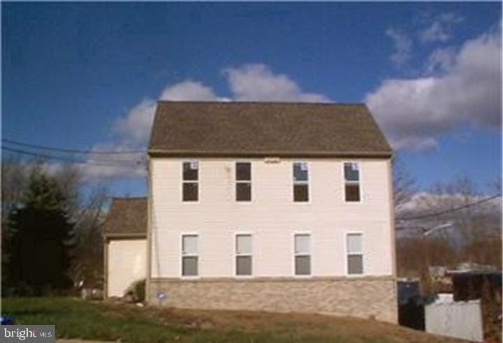 Currently Displayed Property Photo