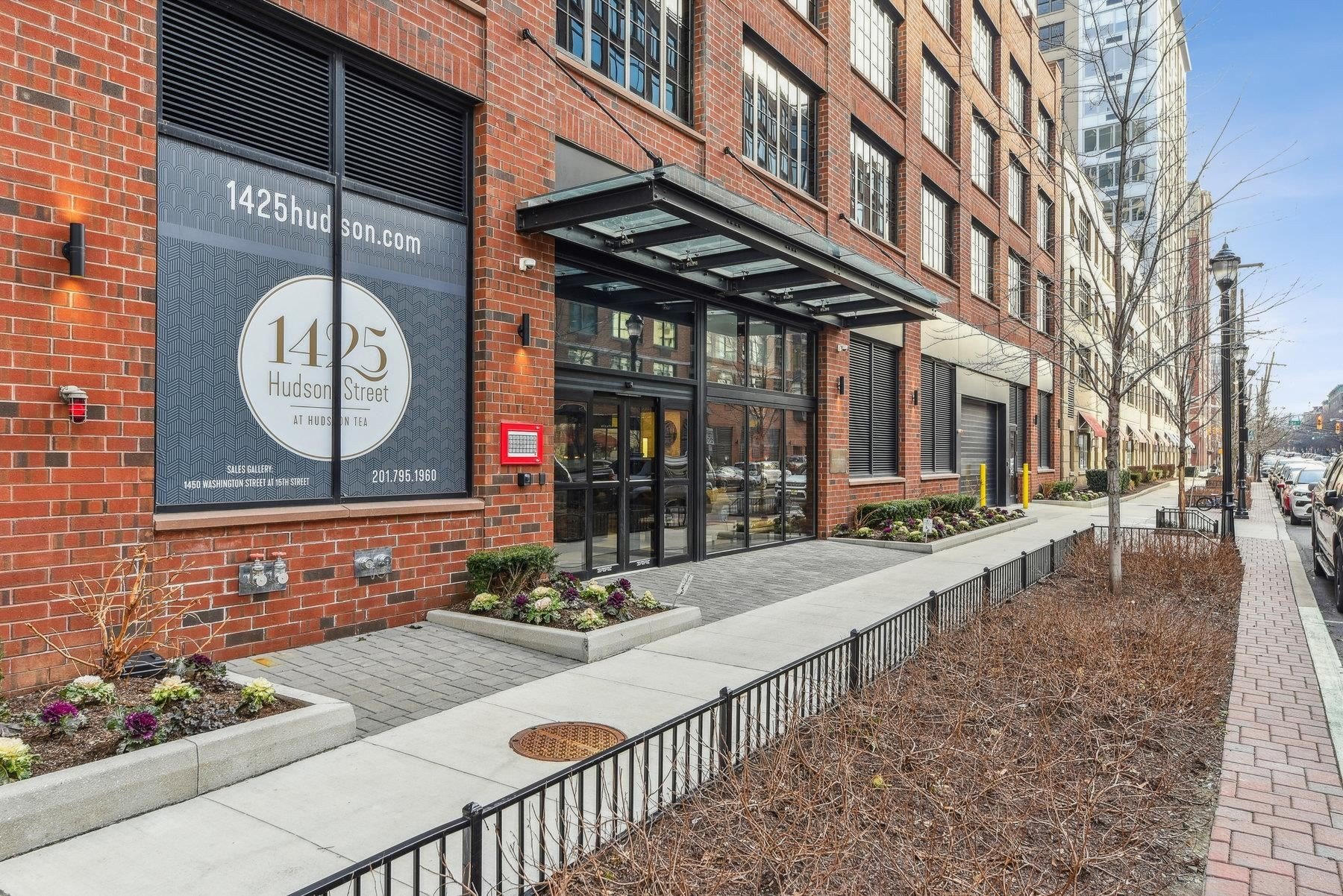 Currently Displayed Property Photo