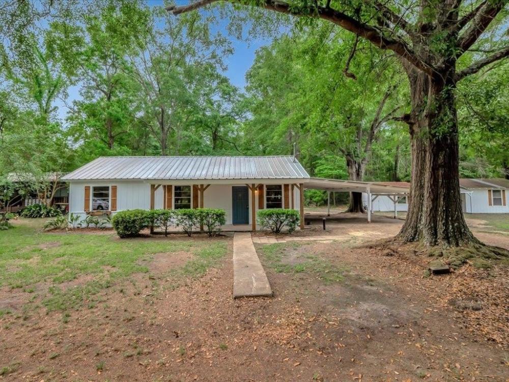 Currently Displayed Property Photo