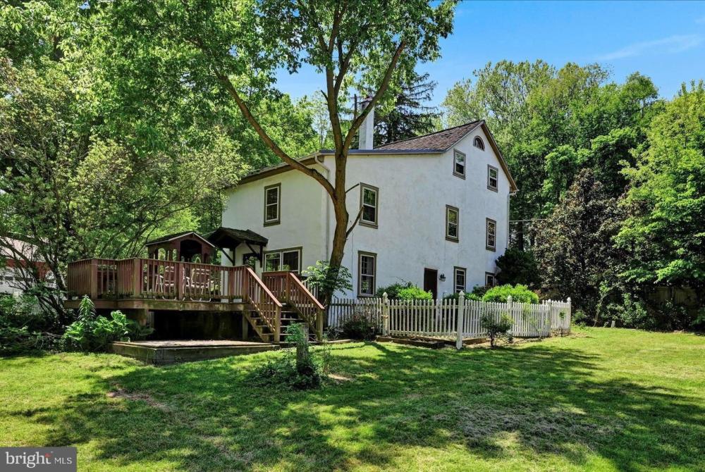 Currently Displayed Property Photo