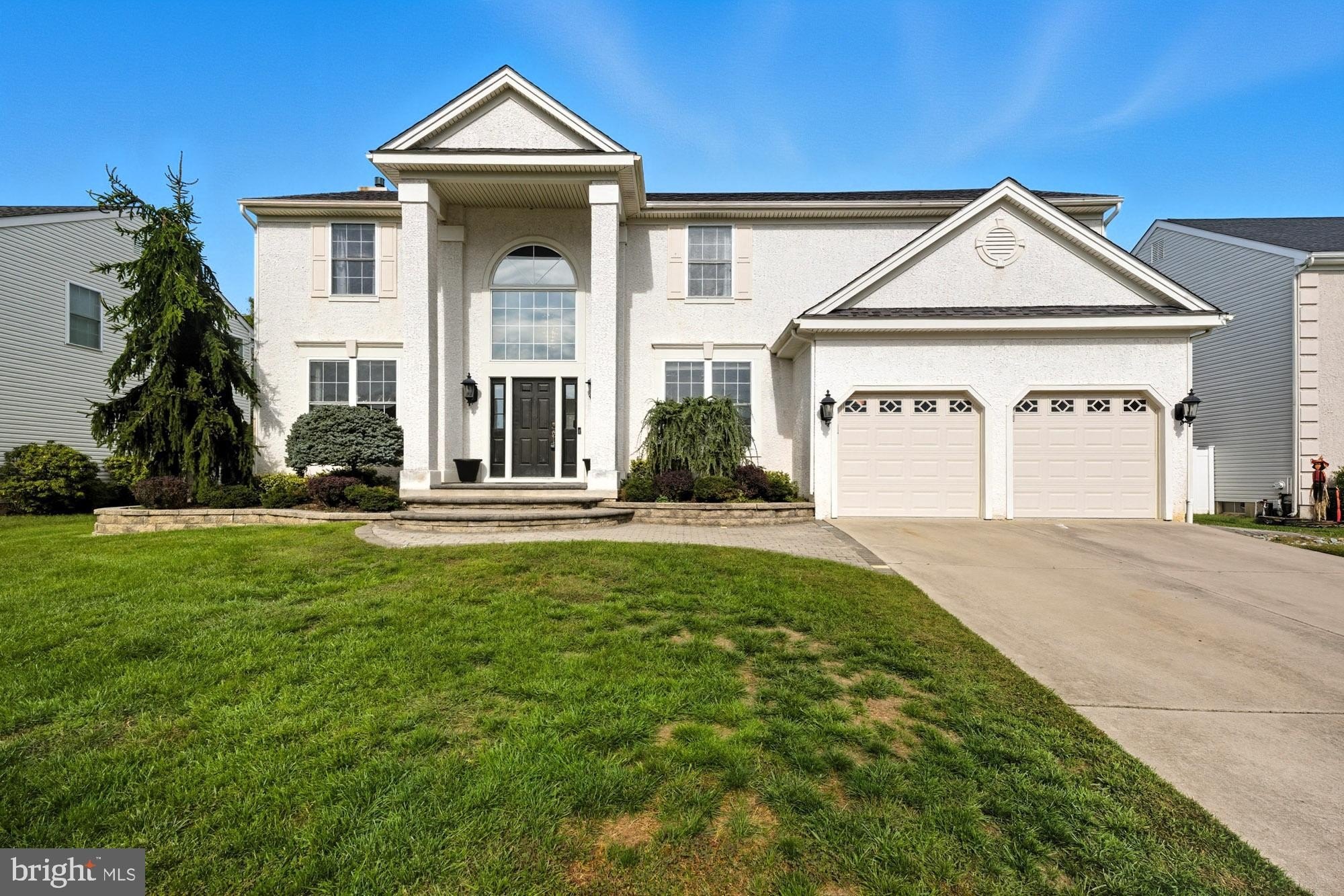 Currently Displayed Property Photo