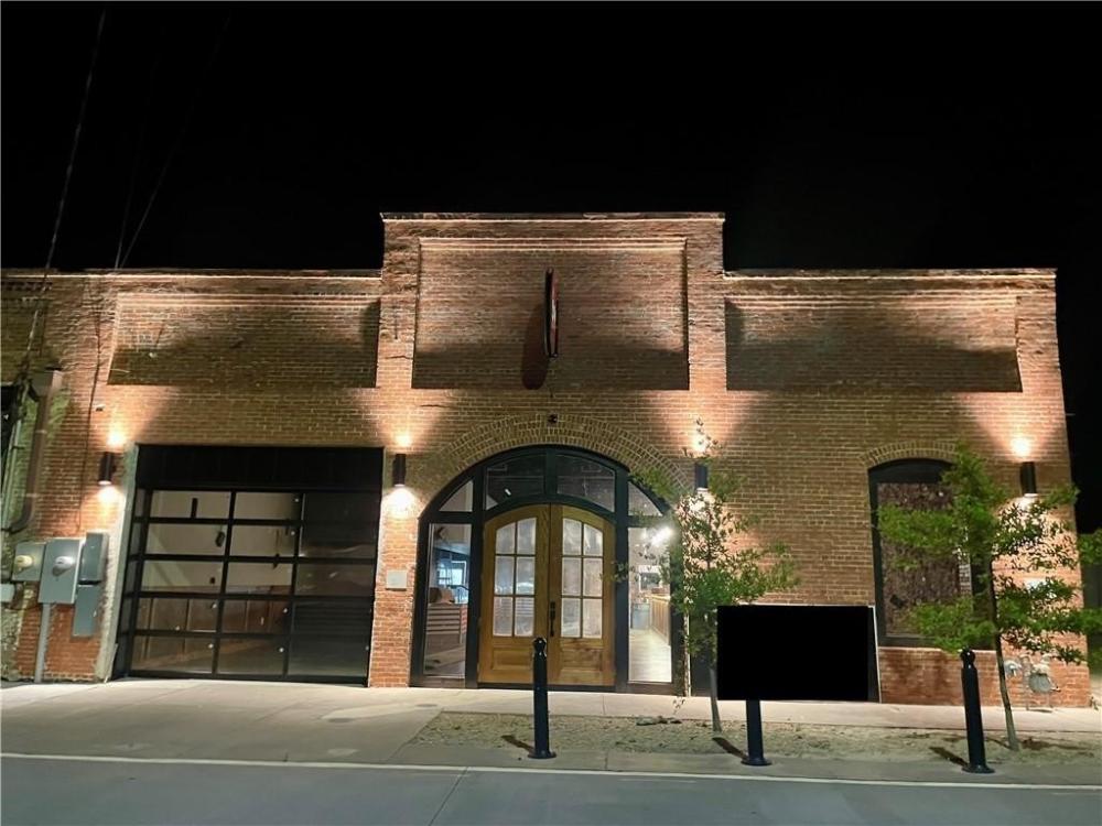 Currently Displayed Property Photo