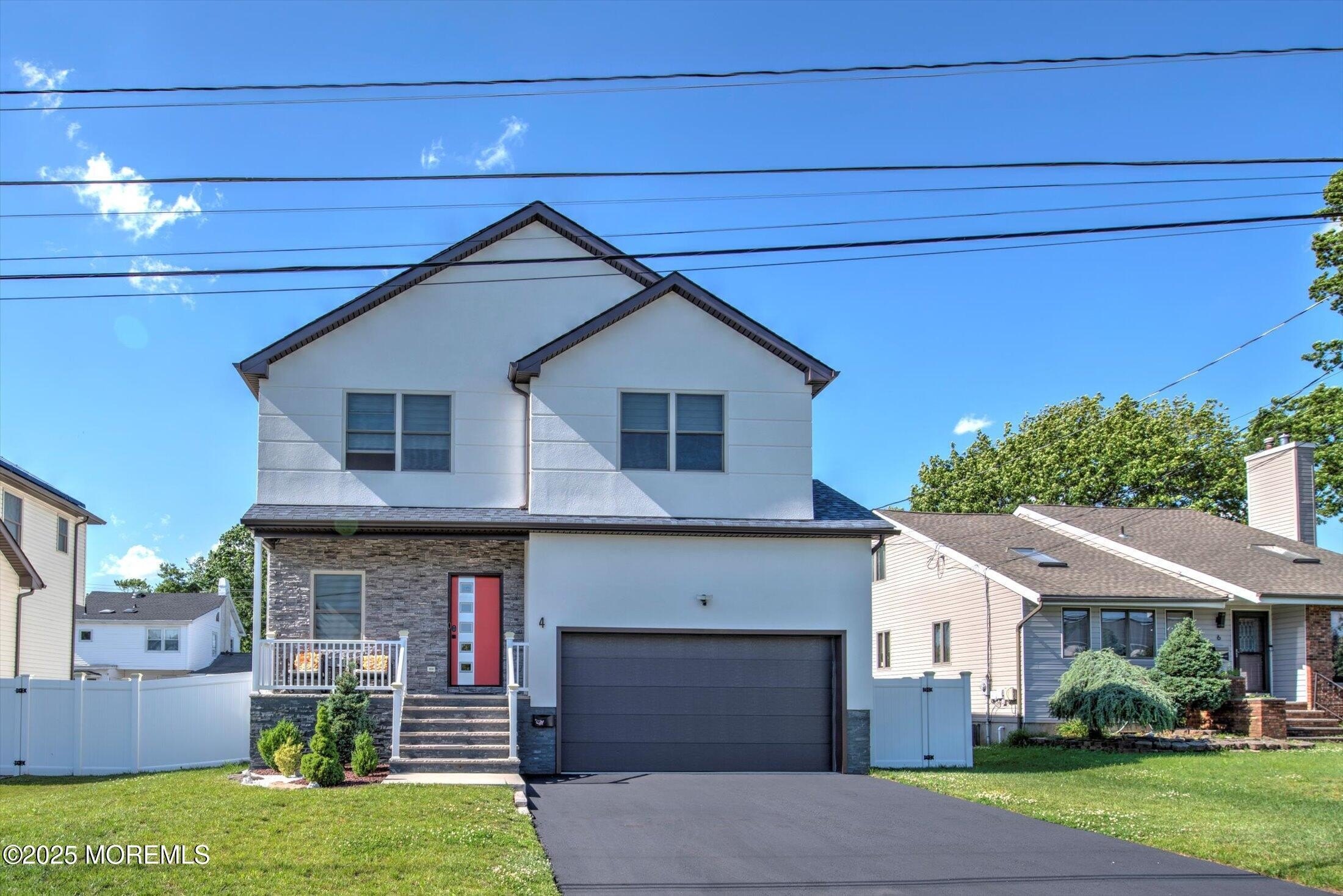 Currently Displayed Property Photo