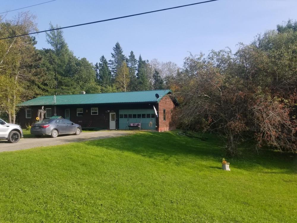 Currently Displayed Property Photo