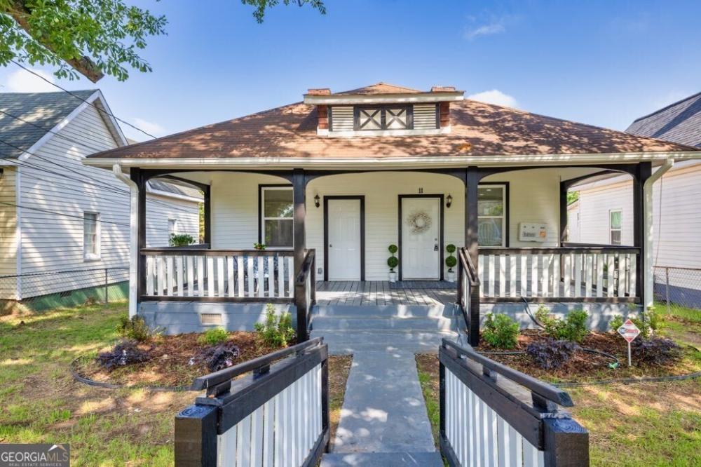 Currently Displayed Property Photo