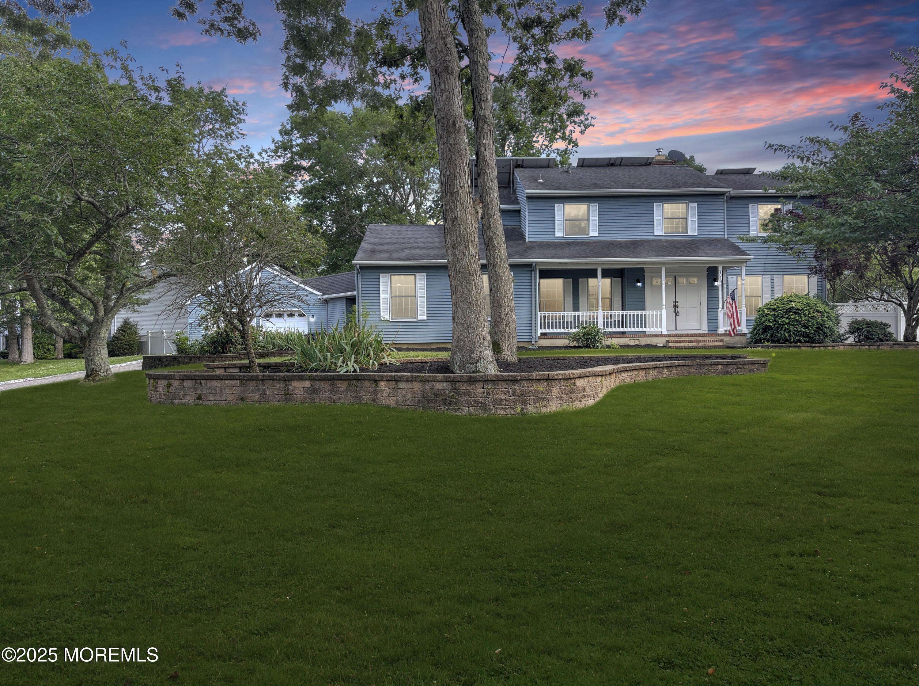 Currently Displayed Property Photo