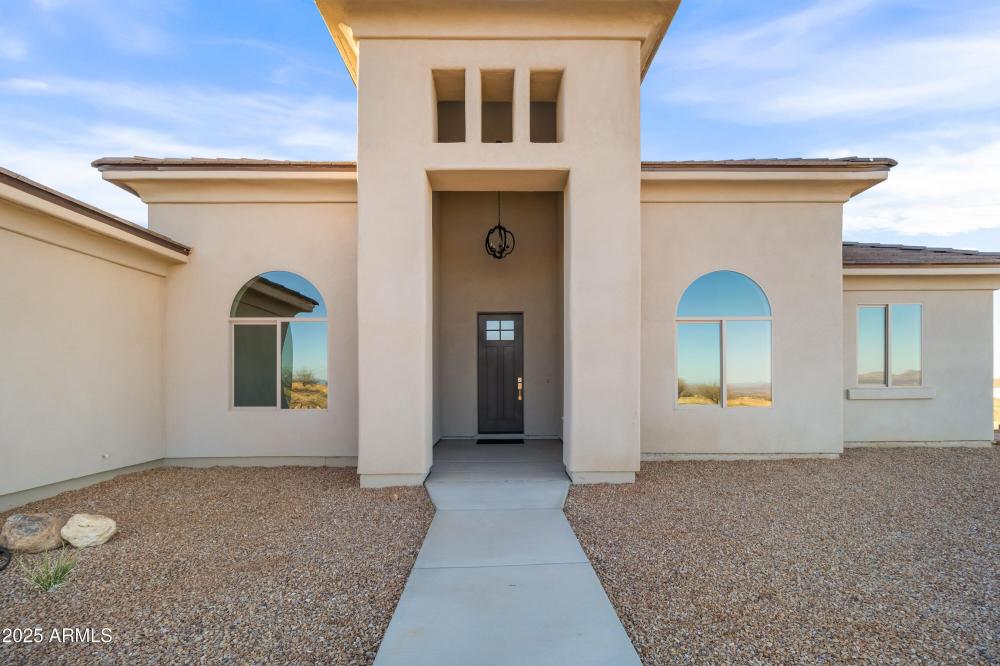 Currently Displayed Property Photo